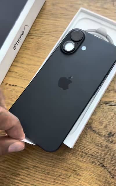 Apple iPhone 16