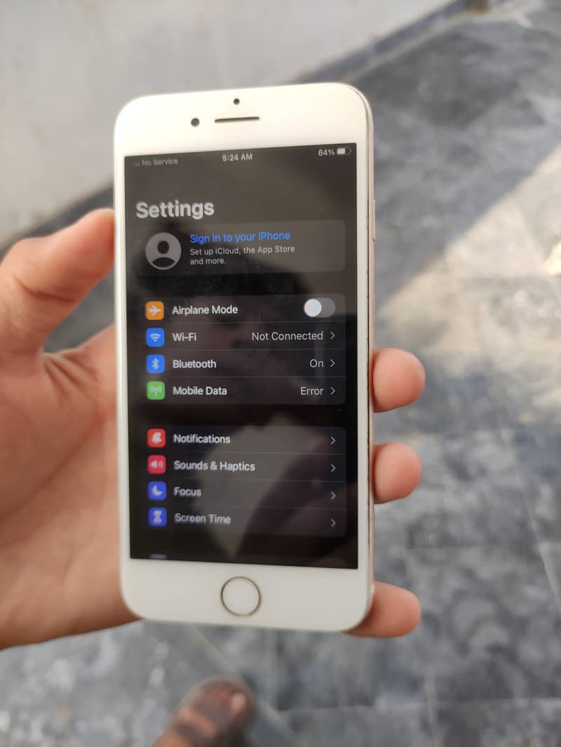 Apple iPhone 7 0