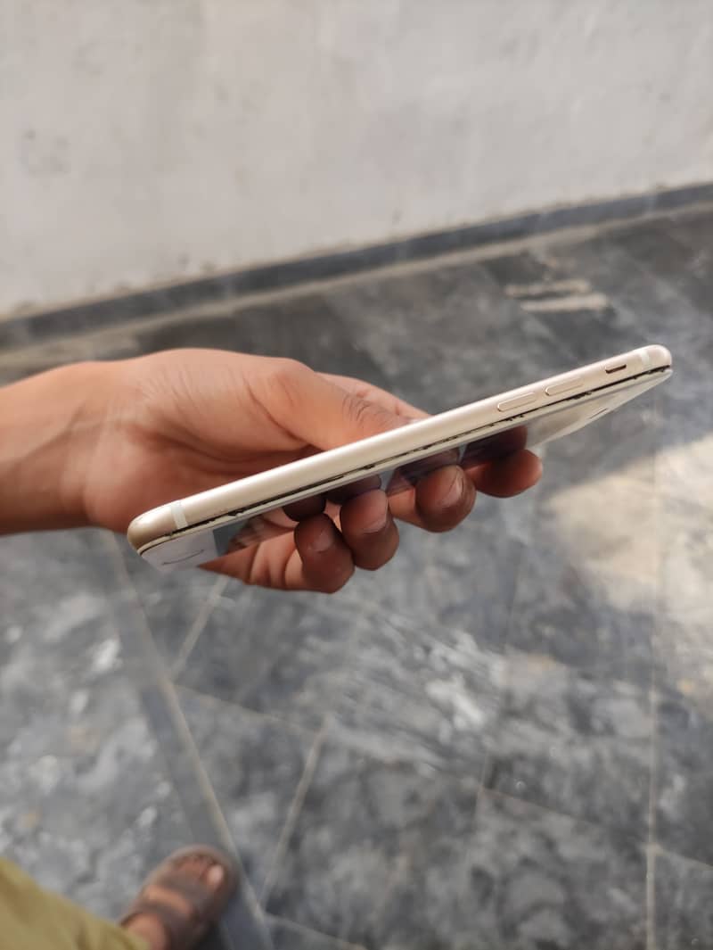 Apple iPhone 7 1