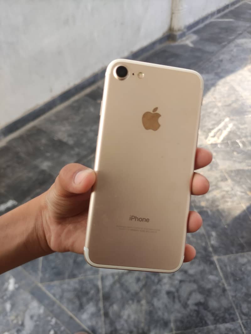 Apple iPhone 7 2