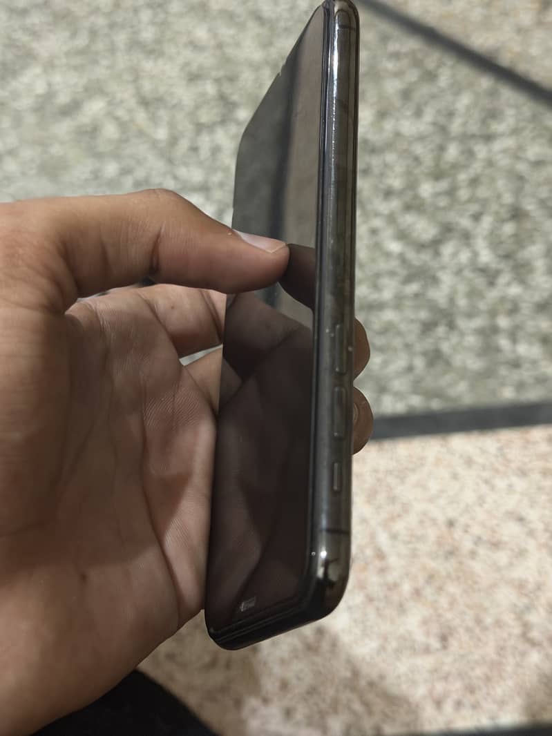 Apple iPhone 11 Pro 1
