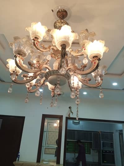 Beautiful Crystel chandelier  fanoos gold & brass 10/10  condition
