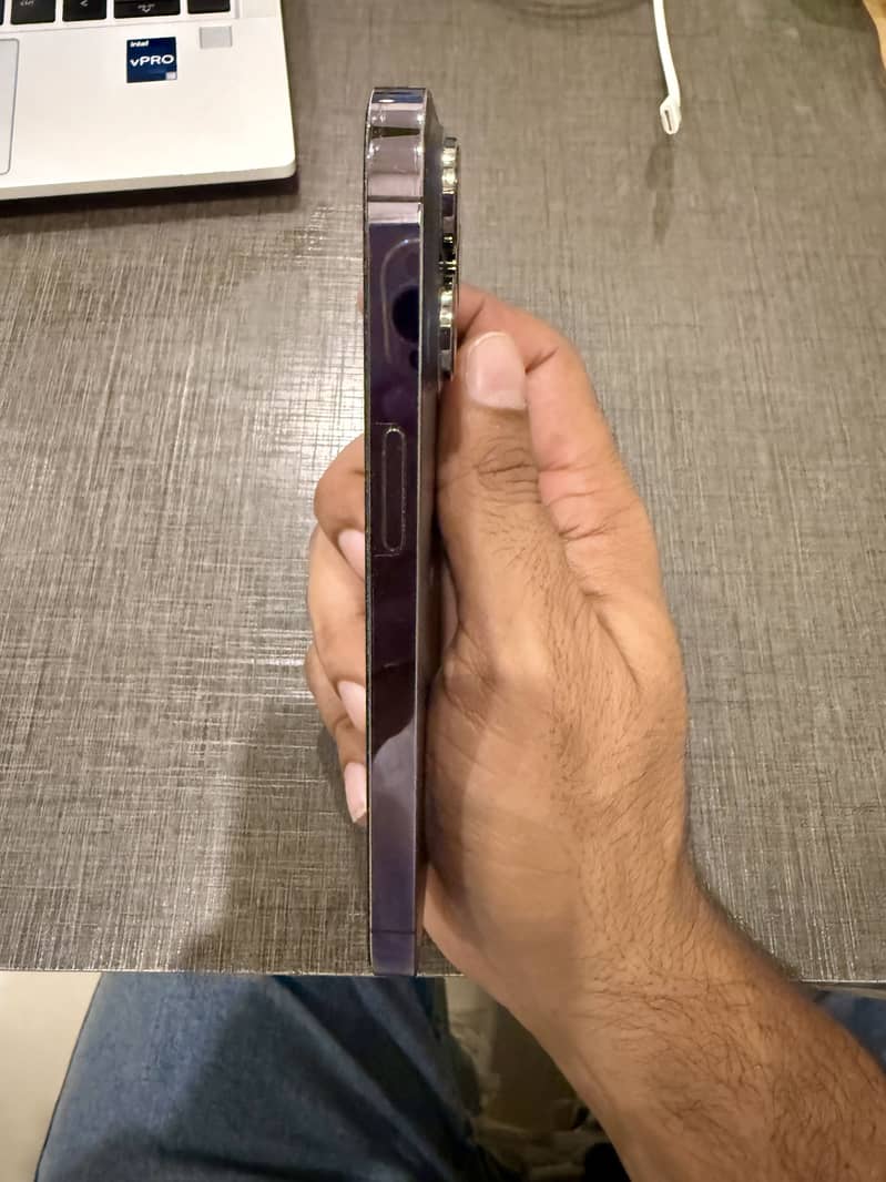 Apple iPhone 14 Pro 2