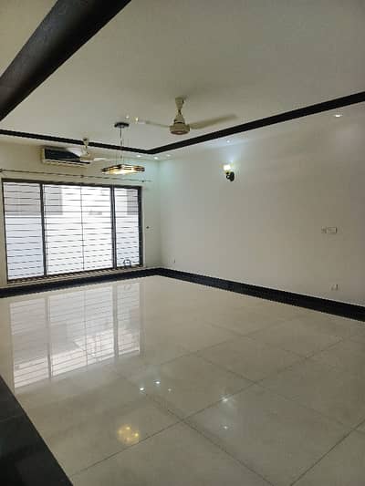 32 Marla Beautiful House For Rent Near All Facilities