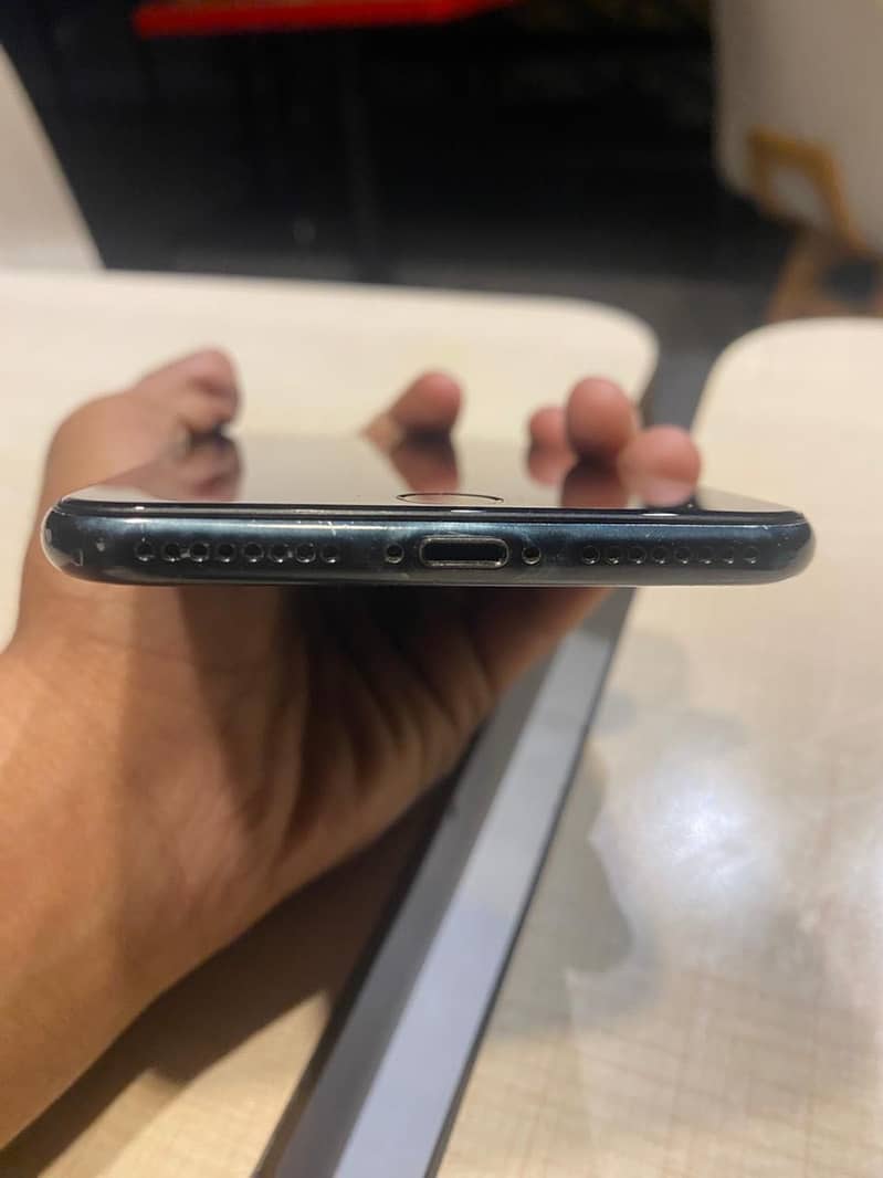 Apple iPhone 7 Plus 5