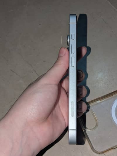 Apple iPhone 16e
