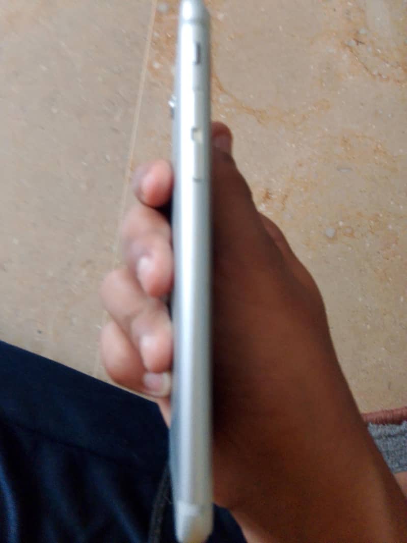 Apple iPhone 6 4