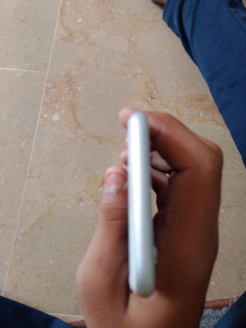 Apple iPhone 6 5