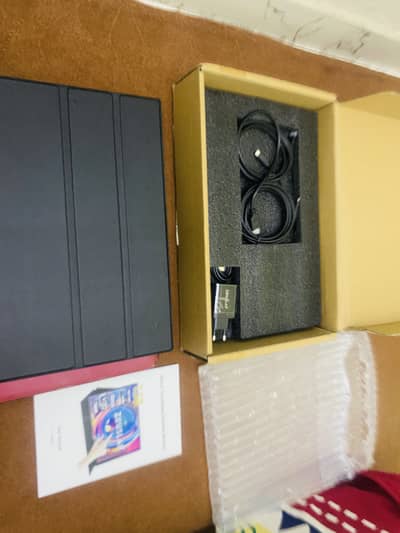 ZEUSLAP 16” TOUCH SCREEN 2.5k UHD P16KT PORTABLE MONITORS BOX PACK