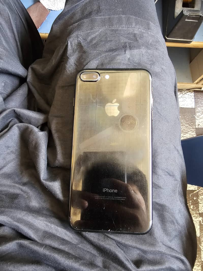 Apple iPhone 7 Plus 2