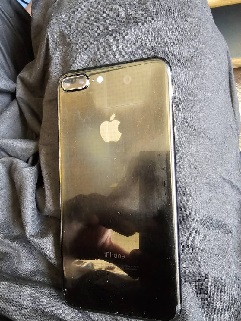 Apple iPhone 7 Plus 3