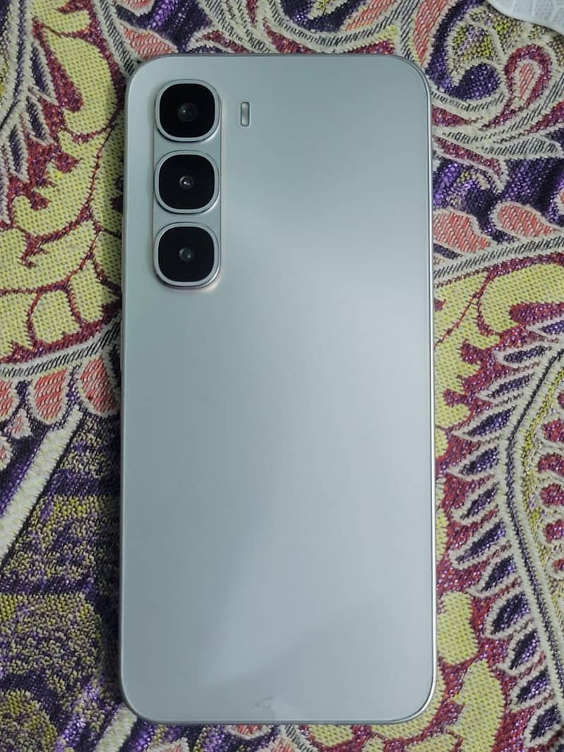 Tecno CAMON 16 Pro 1