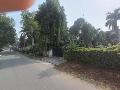 1 KANAL OLD HOUSE FO SALE