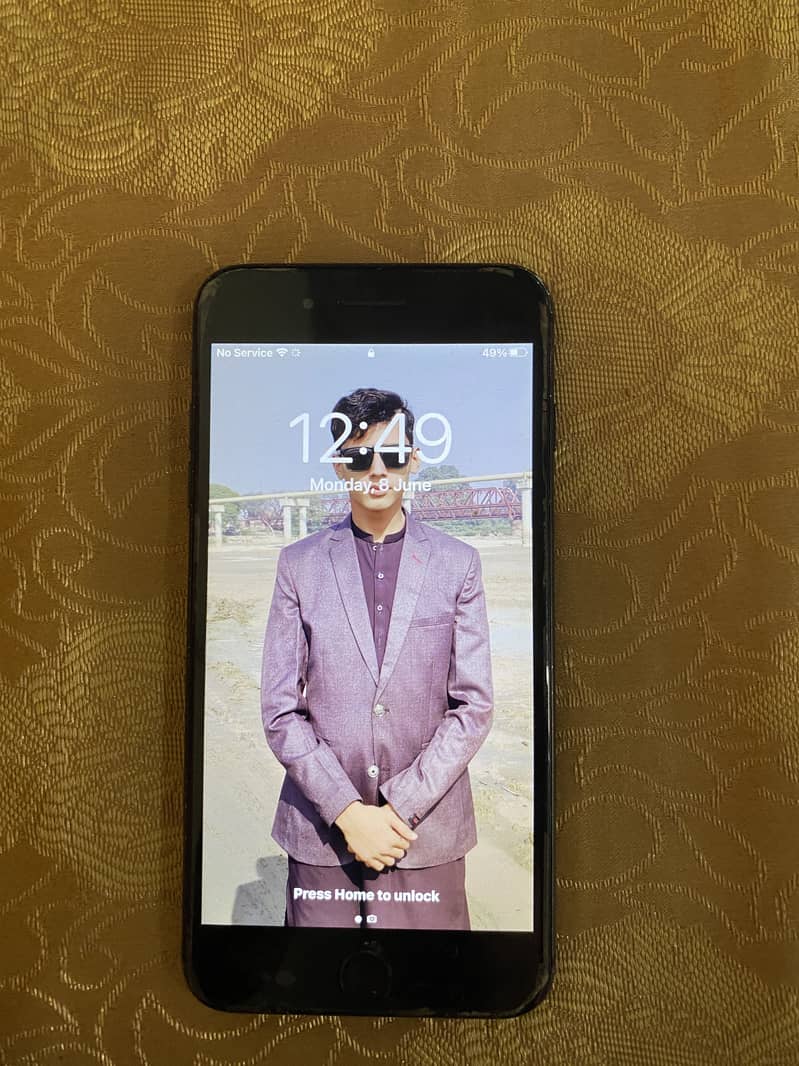 Apple iPhone 7 Plus 1