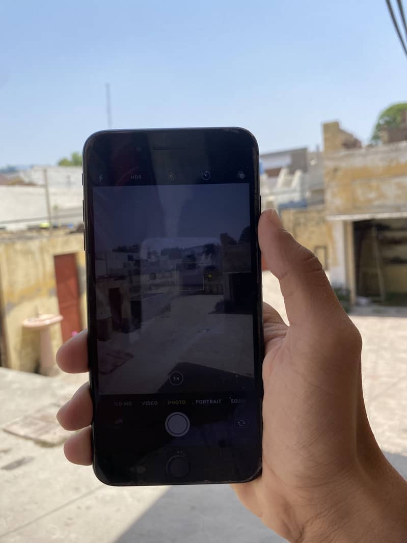 Apple iPhone 7 Plus 3