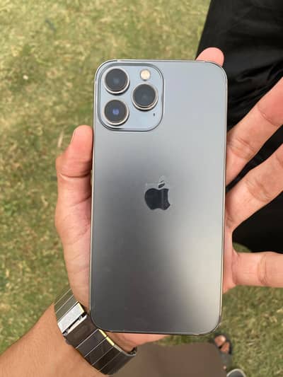 Apple iPhone 13