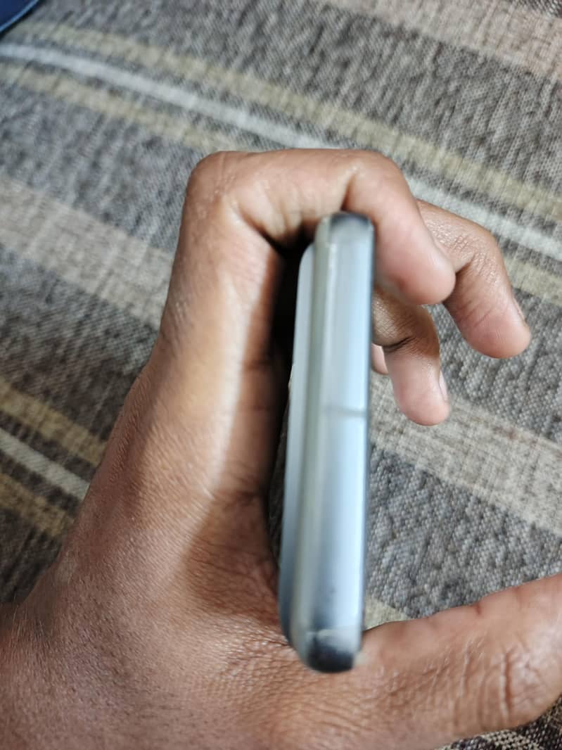 Google Pixel 8 3