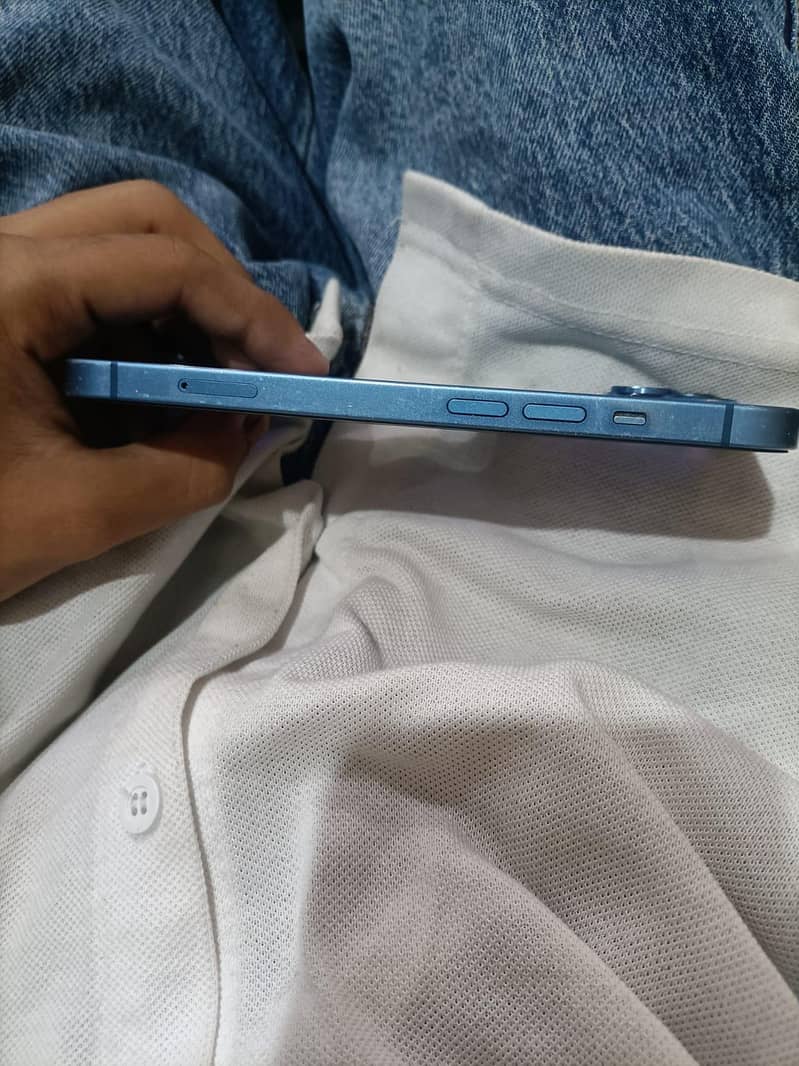 Apple iPhone 13 3