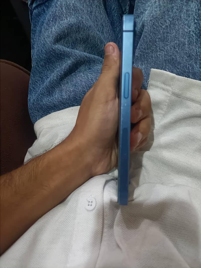 Apple iPhone 13 4