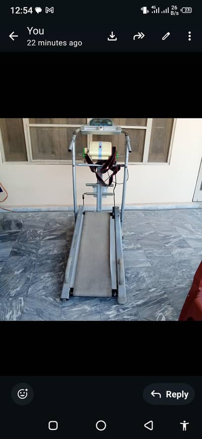 mannual running machine with masager