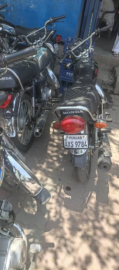very good honda  whatapp number 03112236612