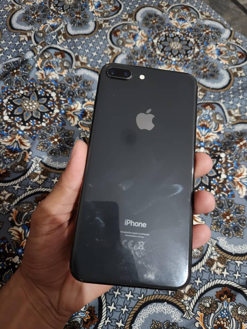 Apple iPhone 8 Plus 0