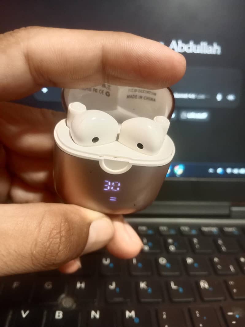 Earbuds 0
