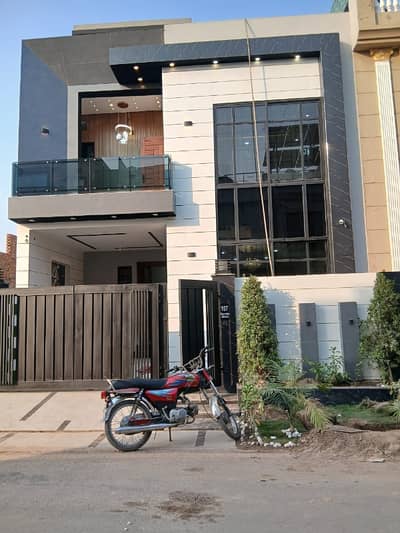 05-Marla Brand New House For Sale SUPER PRIME Location