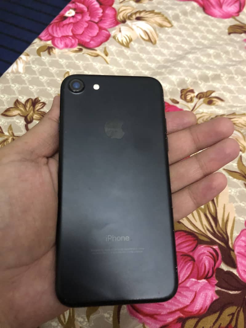 Apple iPhone 7 1