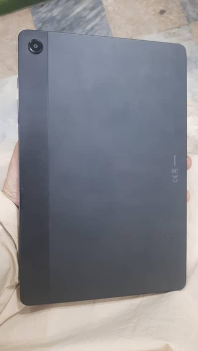 Samsung galaxy A9+ . 7040 mAh battery.  facelock.  6 GB 128 GB.  type