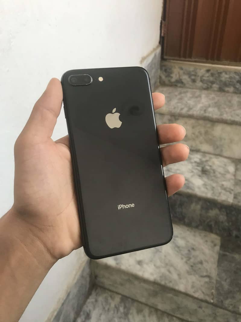 Apple iPhone 8 Plus 0