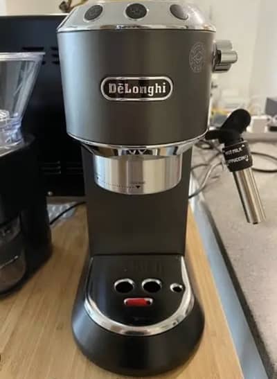 coffee machine EC685. BK