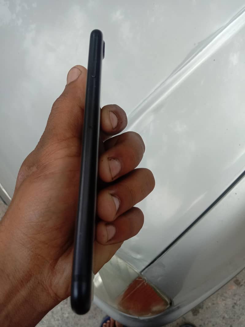 Apple iPhone 7 1