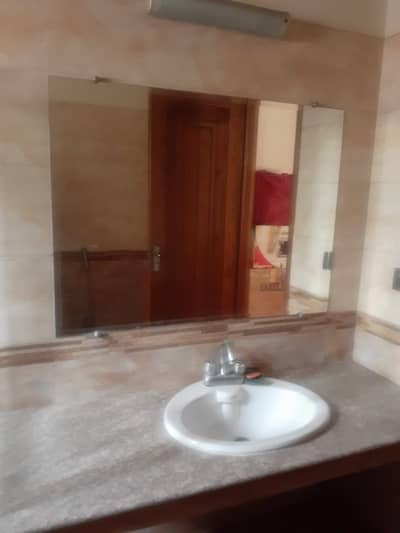 14 Marla Upper Portion For Rent With 3 Bedrooms