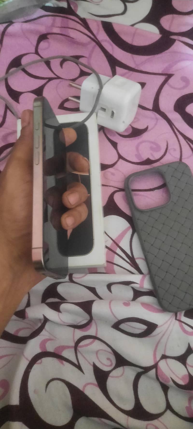 Apple iPhone 16 Pro 2
