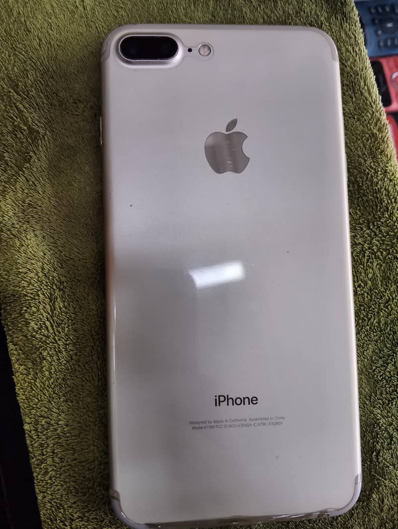 Apple iPhone 7 Plus 0