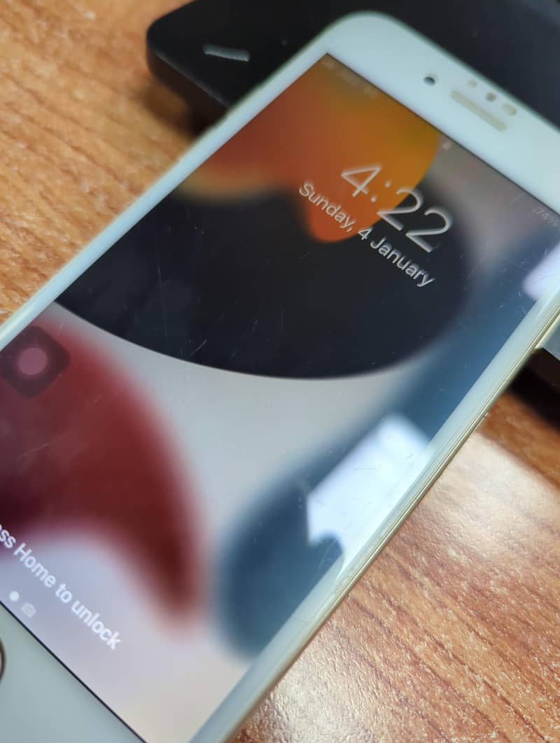 Apple iPhone 7 3
