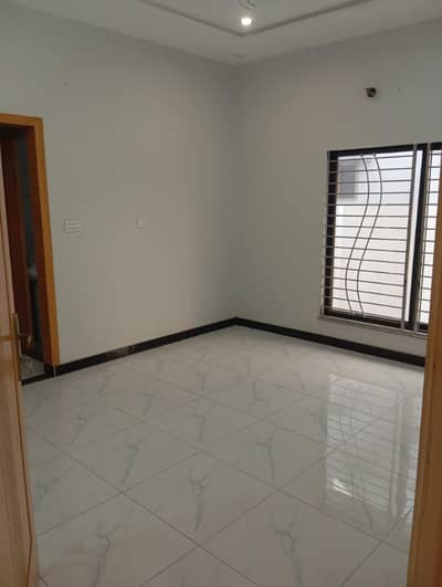 1 kanal Portion available For Rent ''B" Block