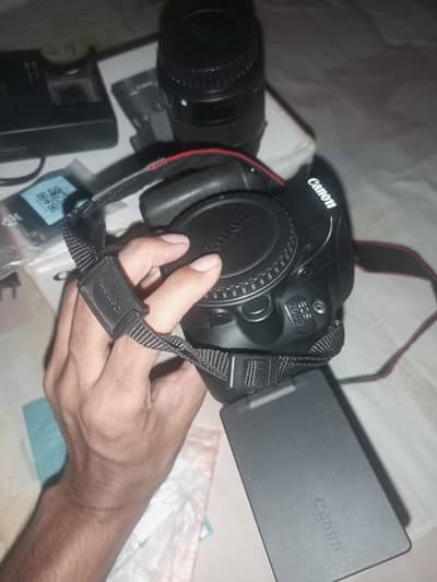 Canon 200d Touch LED Slightly Used 10/10 Condition