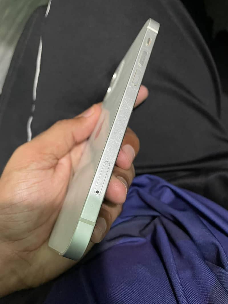 Iphone 12 Locked 4
