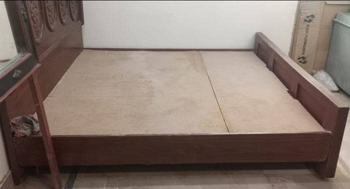 King Bed 0