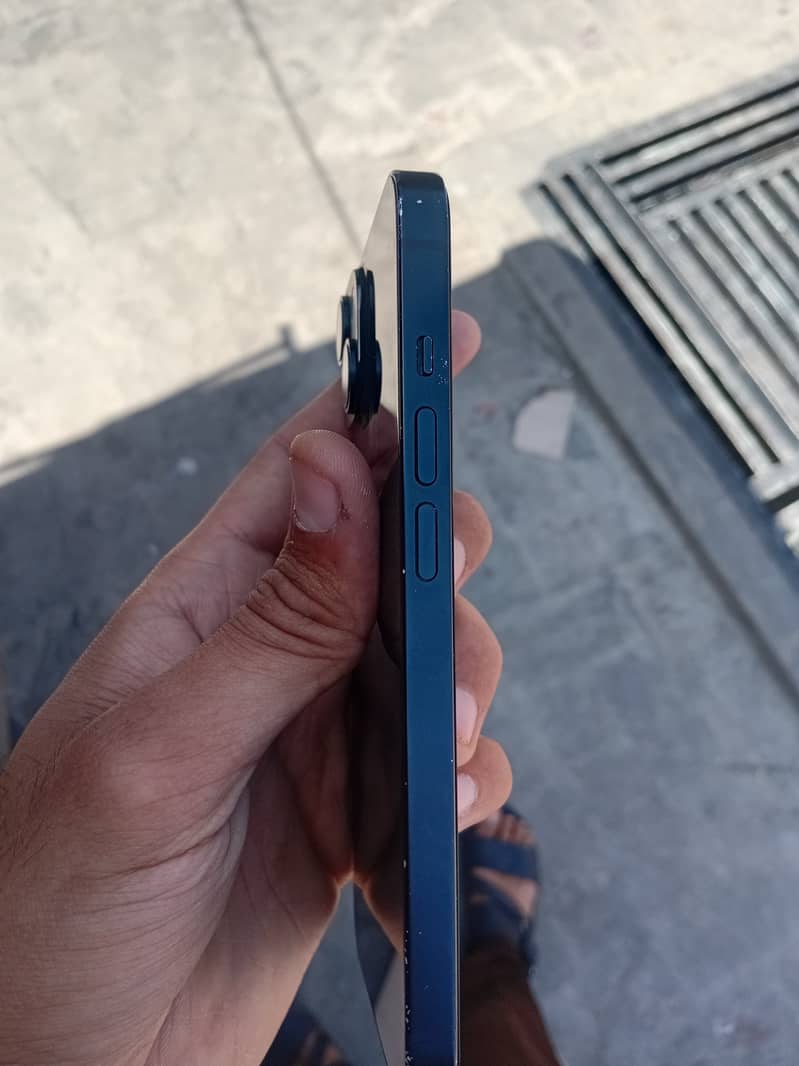 Apple iPhone 14 4