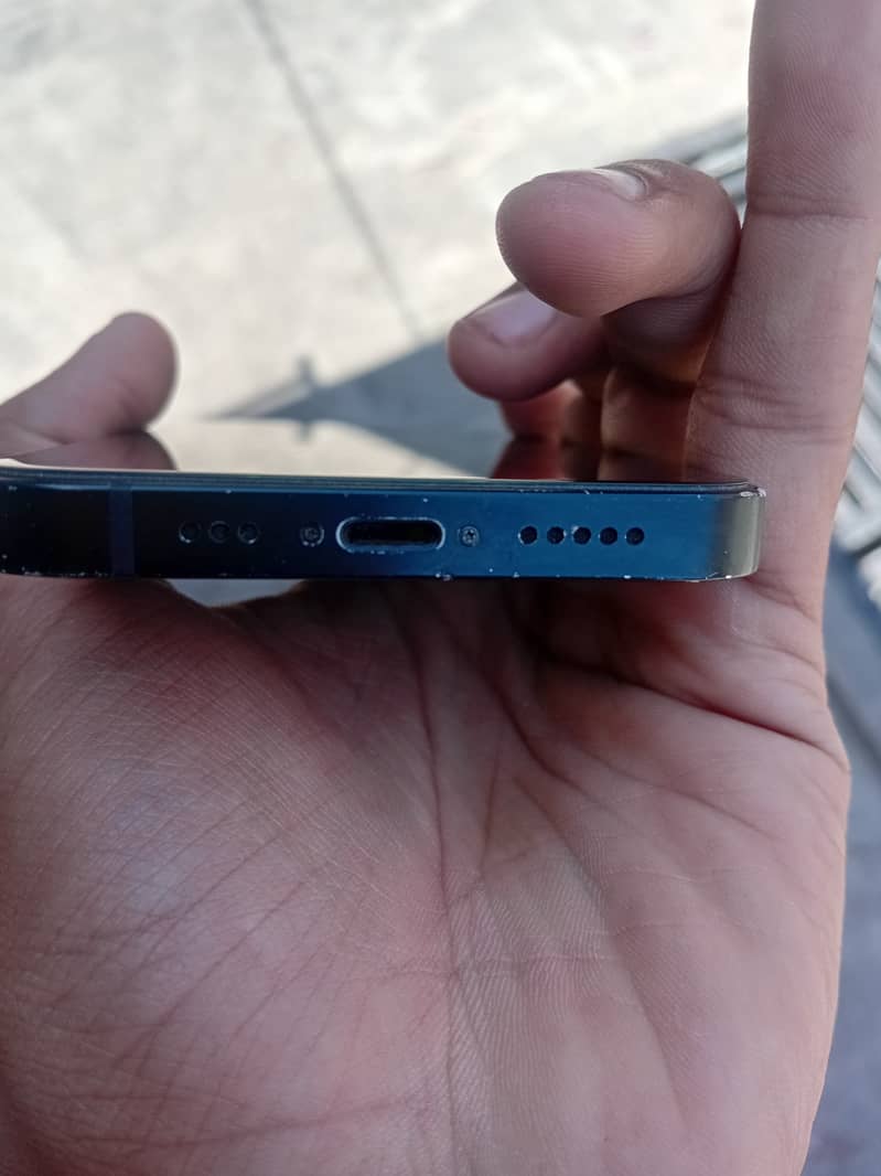 Apple iPhone 14 5