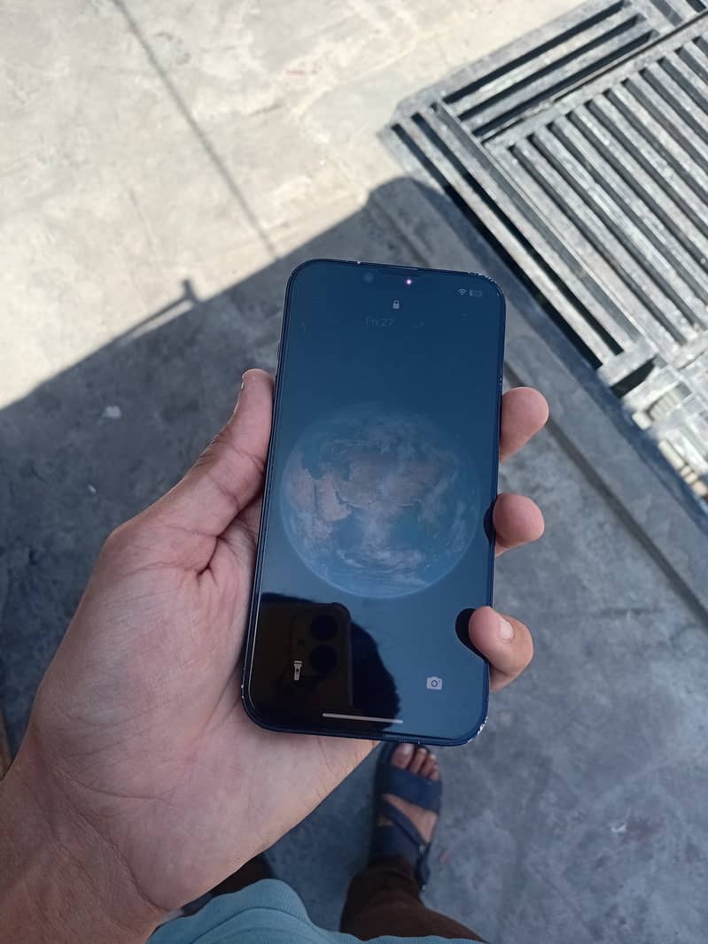 Apple iPhone 14 6