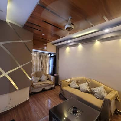Just Like New 4 Bed Dd (6 Rooms) Portion On 240 Yards Facing 400 Yards Bungalows On Main 100 Feet Road In Block 4 Gulistan-E-Jauhar With Green Belt For Car Parking