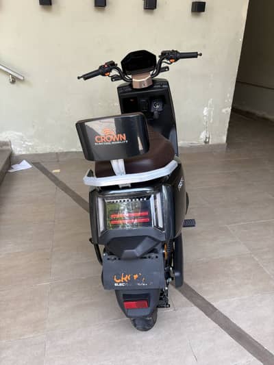 Crown firefly brand new condition only 520 km driven ppf done