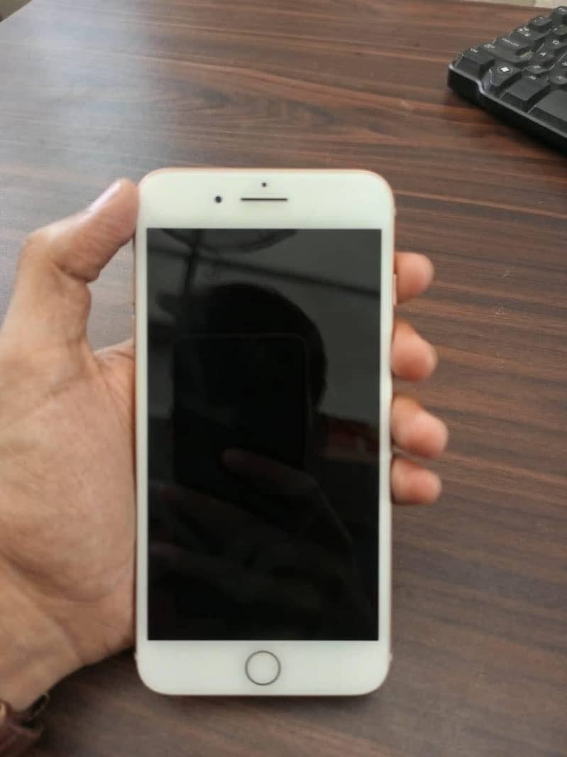 Apple iPhone 8 Plus 2