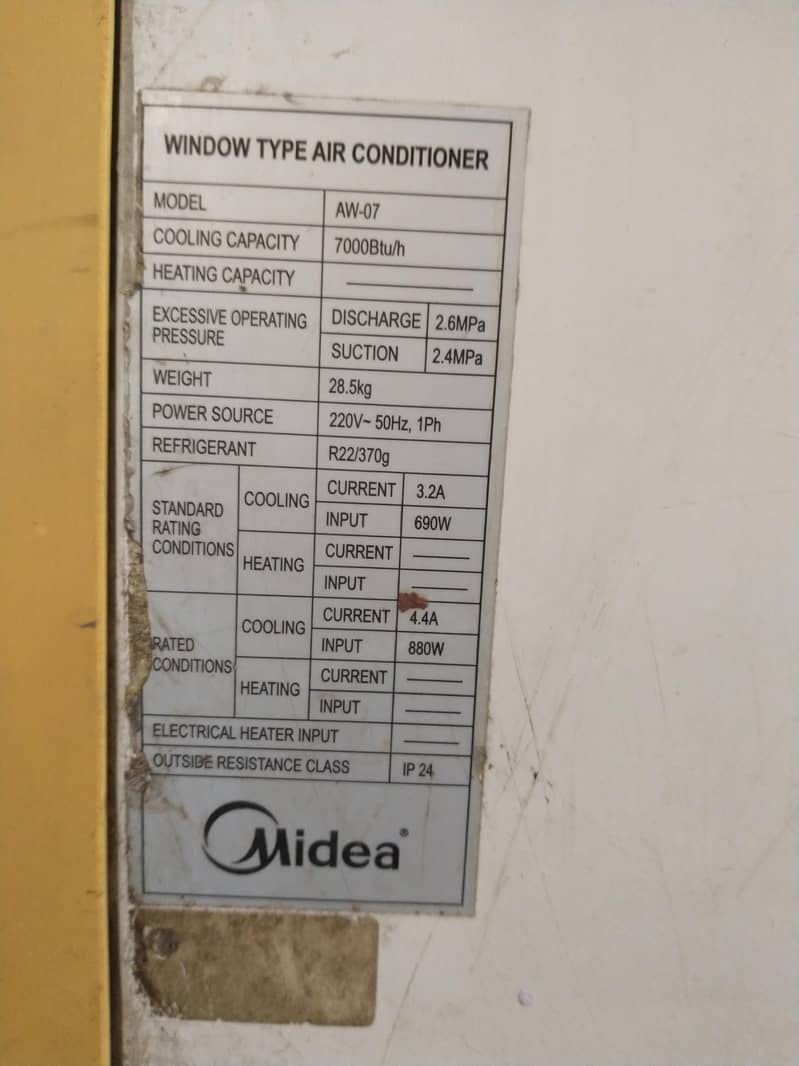 window AC good condition 1