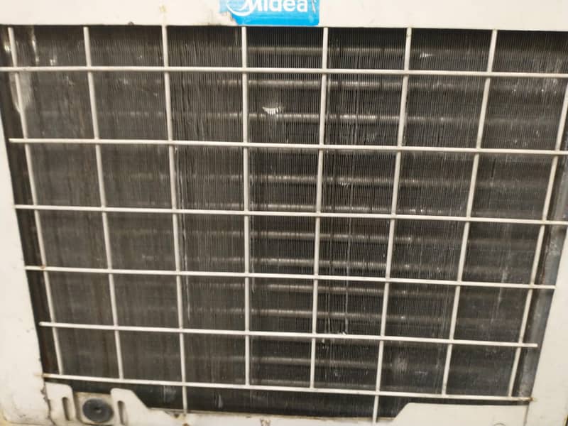 window AC good condition 2