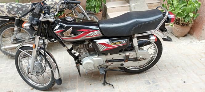 Honda 125 2024 model Karachi numbr